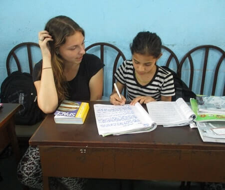 Programa de Ensino Voluntário no Nepal