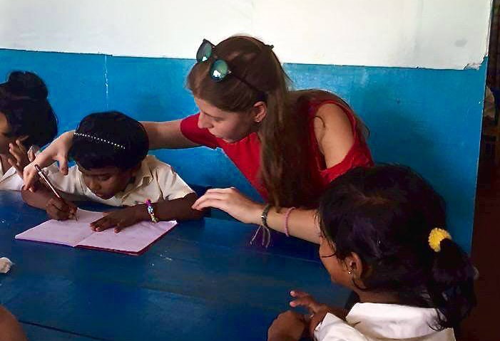 volunteer teaching in Srilanka